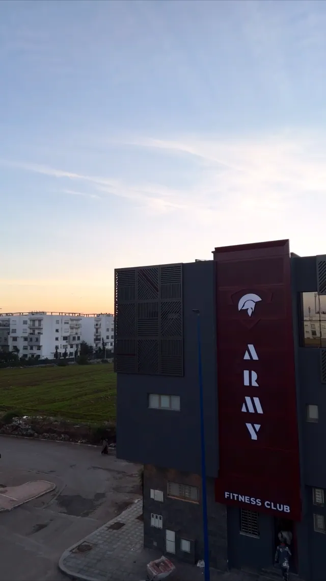 Vue extérieure réelle du bâtiment Army Fitness à El Jadida